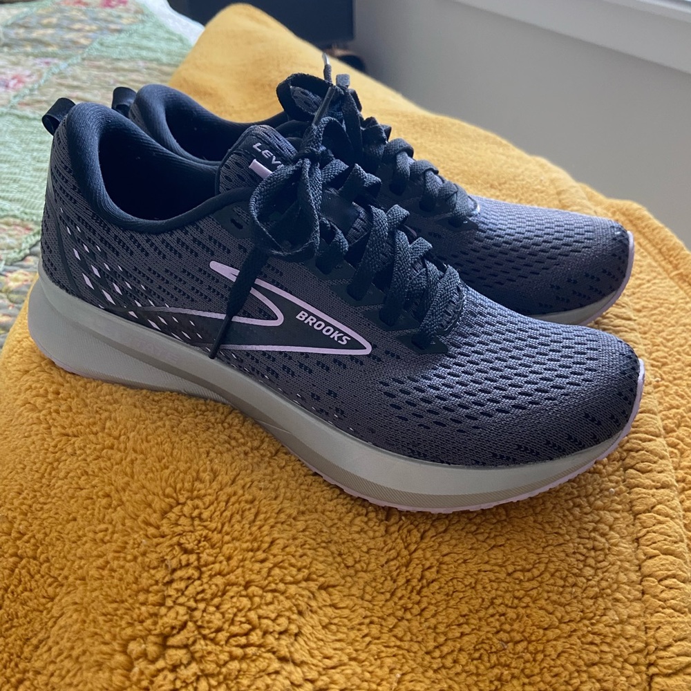 Brooks Levitate 5 Shoes